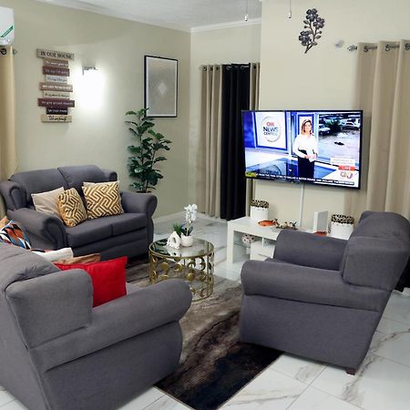 Spacious Luxury 3 Bed Rooms In Kingston Bagian luar foto