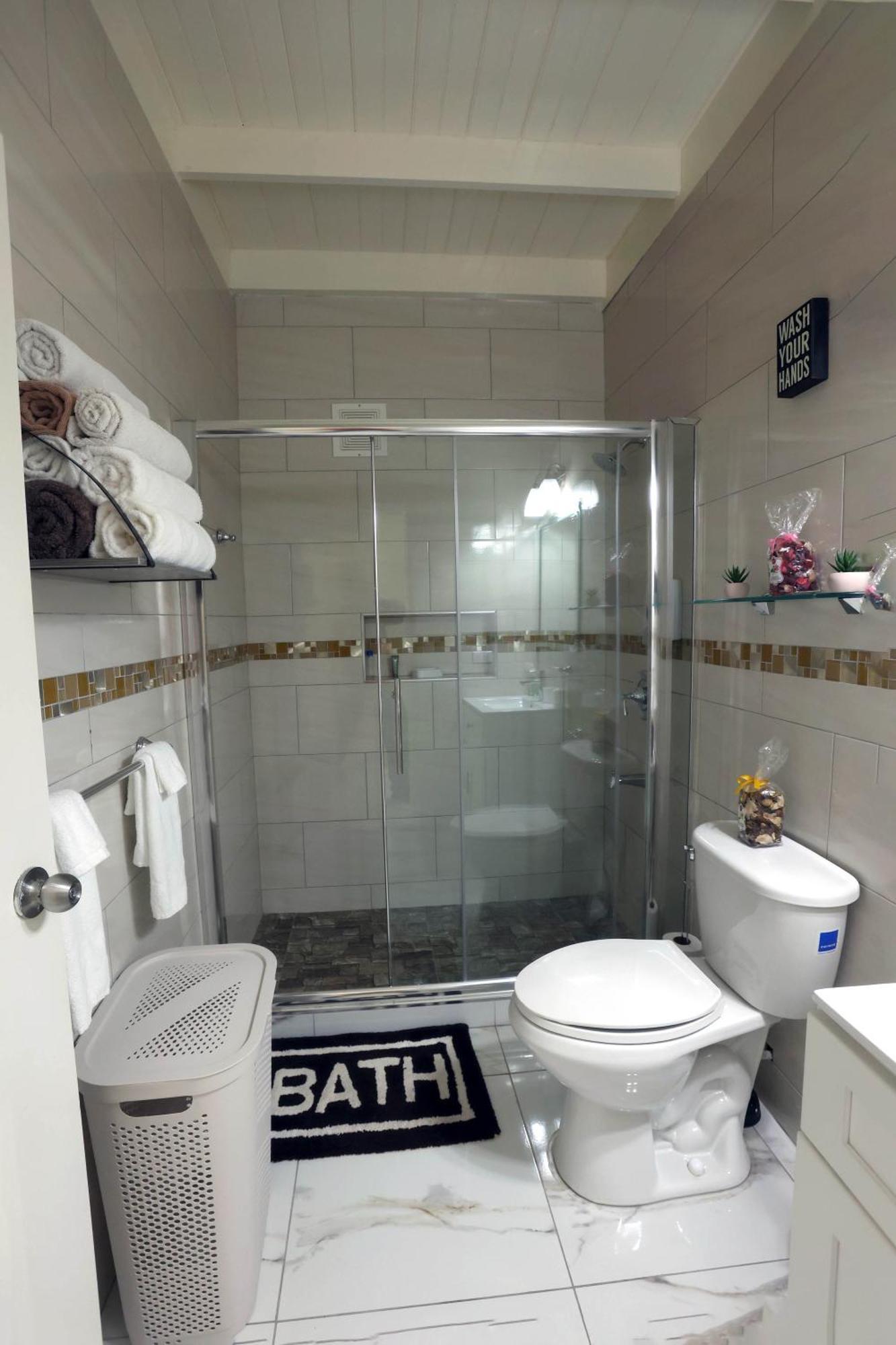 Spacious Luxury 3 Bed Rooms In Kingston Bagian luar foto