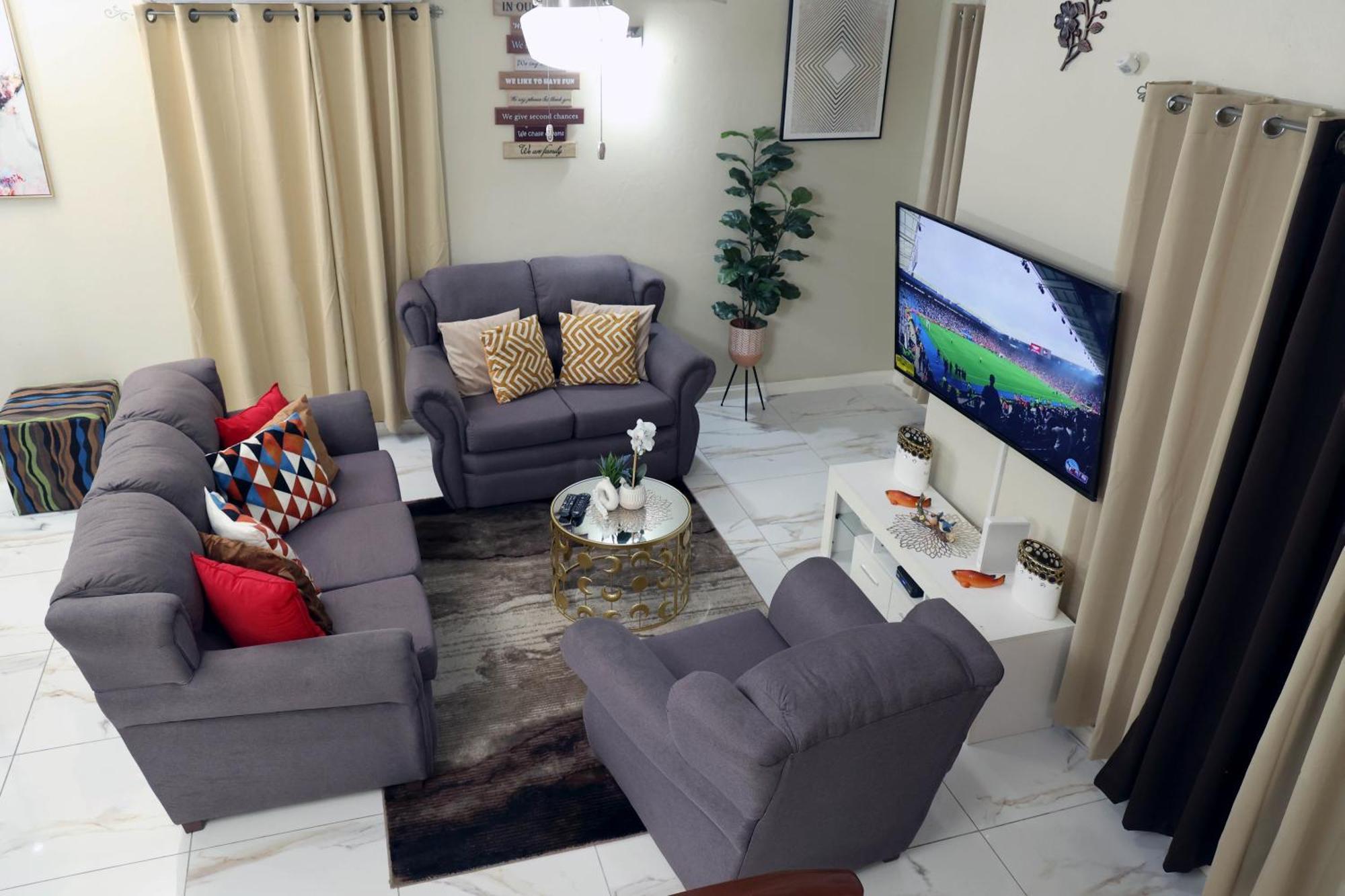 Spacious Luxury 3 Bed Rooms In Kingston Bagian luar foto
